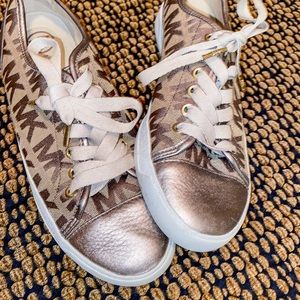 Micheal kors lace up shoes